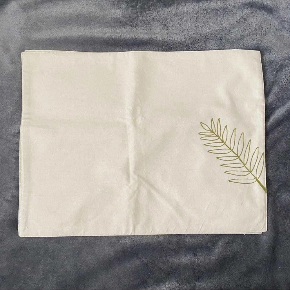 Tag Ltd. 100% Cotton Green Leaf Table Placemats Set of 2